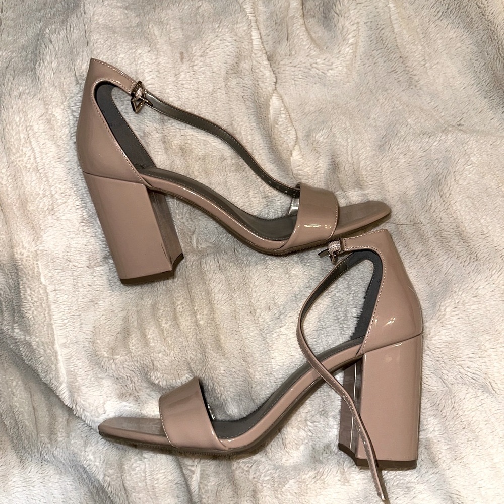 Elegant Tan Block Heel Sandals